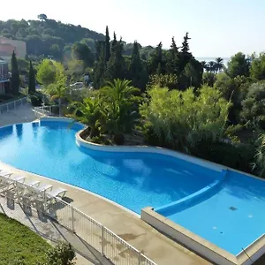 Appartement Superbe En Résidence Avec Piscine à 100 Mètres De La Mer., La Ciotat