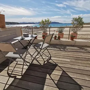 Appartement Les Pieds Dans L'eau Saint-jean, La Ciotat